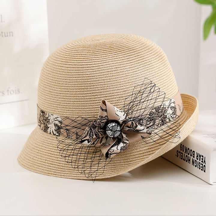 Eleganter Sommer-Strohhut im römischen Stil für Damen mit Blumendekor