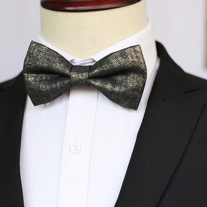 Schwarze Fliege für Herren mit dezenten goldenen glitzernden Details