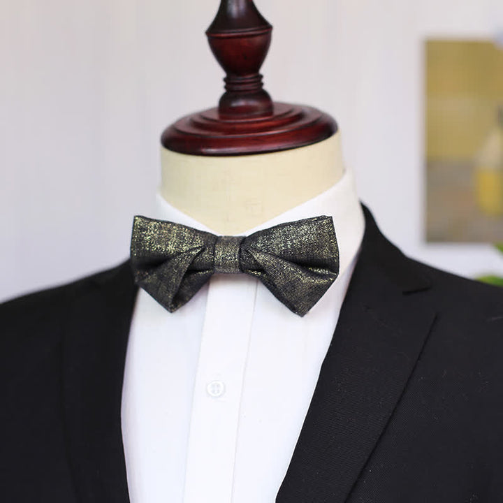 Schwarze Fliege für Herren mit dezenten goldenen glitzernden Details