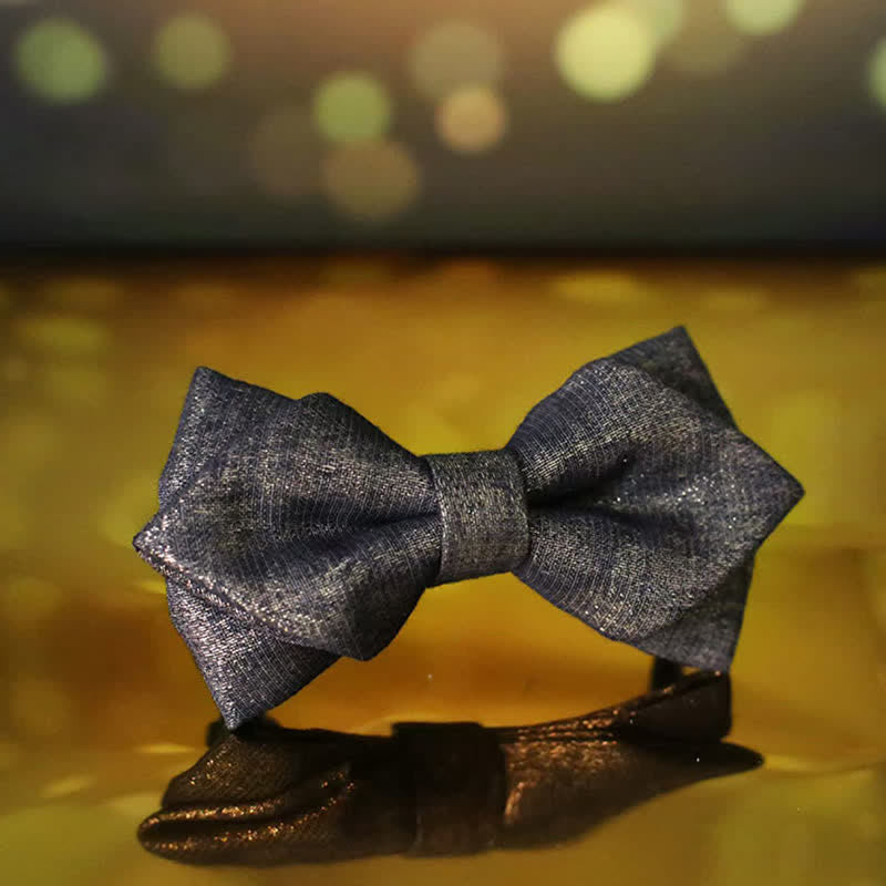 Schwarze Fliege für Herren mit dezenten goldenen glitzernden Details