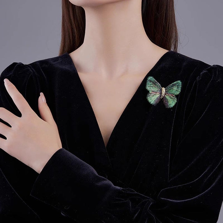 Damen Brosche mit Schmetterlings- und Farbverlaufsstickerei im Retro-Stil