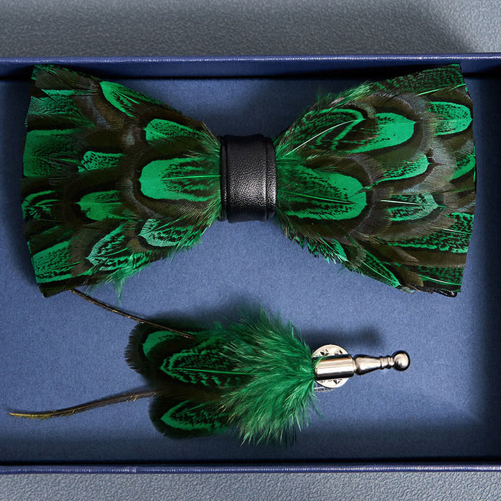 Waldgrün & Schwarz Pfau-Federschleife mit Reversnadel