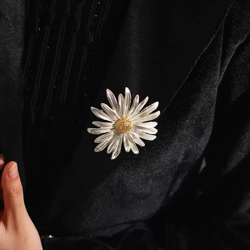 Künstlerische Ölgemälde-Brosche aus Silber mit Gänseblümchenmotiv für Damen
