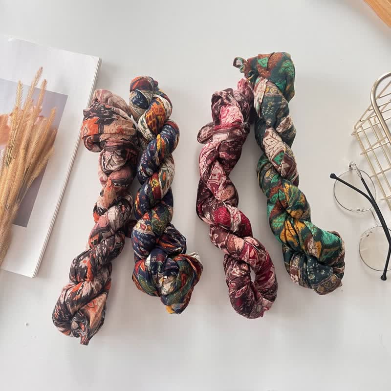 Dünner Herbstschal aus plissiertem Baumwollleinen im Ethno-Stil für Damen
