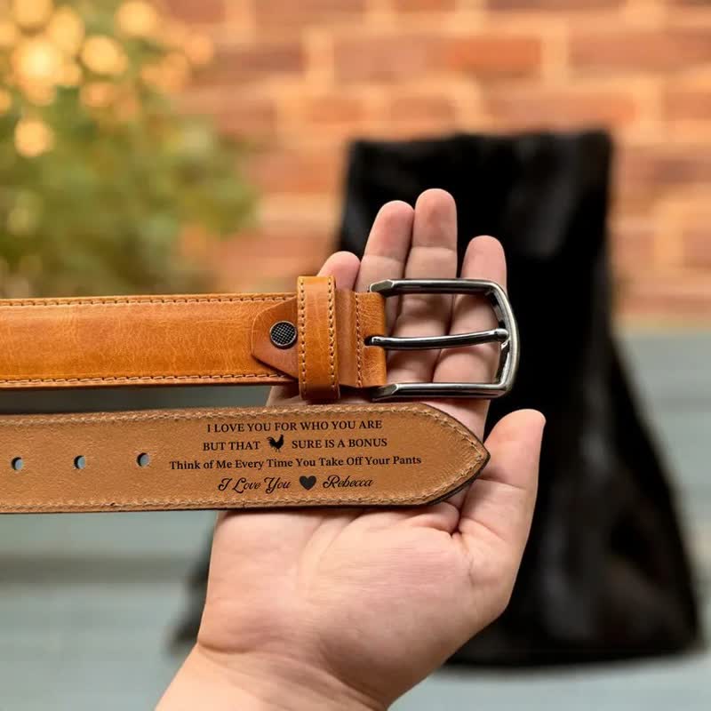 Personalisierter Ledergürtel mit Namenstextgravur