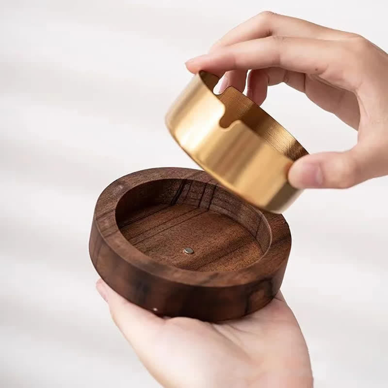 Personalisierter handgefertigter Aschenbecher aus Holz mit Deckel - Gold - image 1