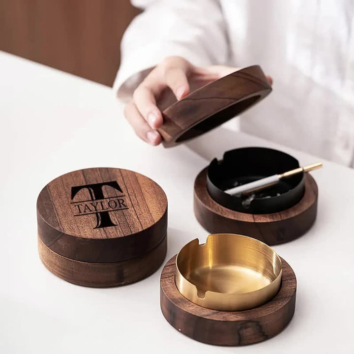 Personalisierter handgefertigter Aschenbecher aus Holz mit Deckel