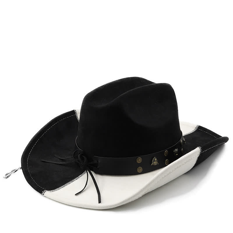 Cowboyhut aus Wildlederimitat mit kontrastierendem, schwarz-weißem Nietenband