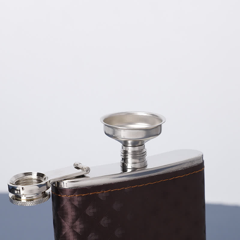 5-teiliges Geschenkset mit kleinem Krug und Flaschenöffner aus braunem Leder, 237 ml
