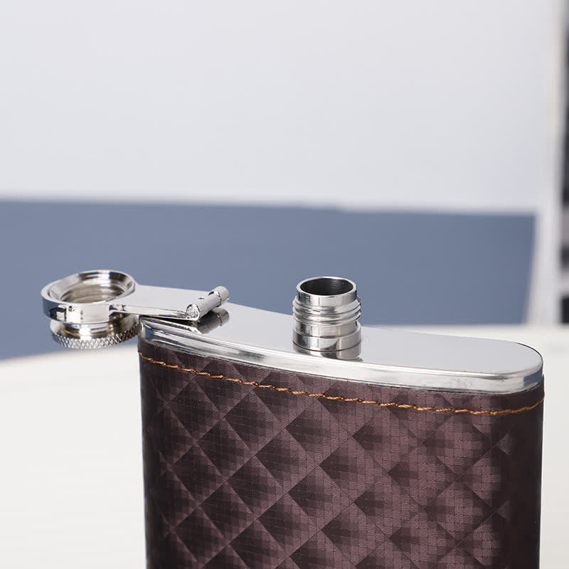 5-teiliges Geschenkset mit kleinem Krug und Flaschenöffner aus braunem Leder, 237 ml