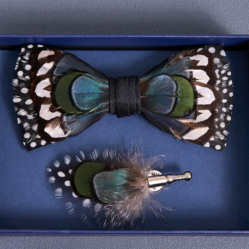 Blue Goose & Weiße Guinea Feder Fliege mit Reversnadel