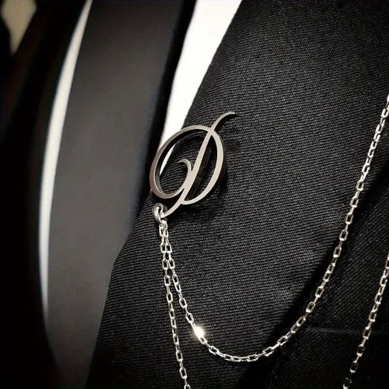 Stilvolle Brosche mit individuell gestalteten Initialen und Kette (VORVERKAUF) - image 2