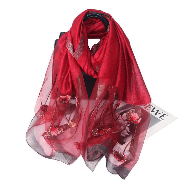 Damenschal aus Wolle und Seide mit handbestickten Perlen und Blumenmuster