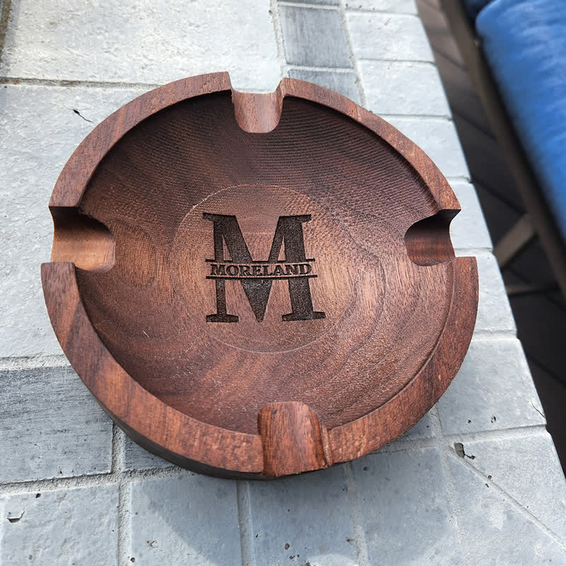Zigarrenaschenbecher aus Walnussholz mit individuellem Monogramm - Stil Nr. 1 - image 2
