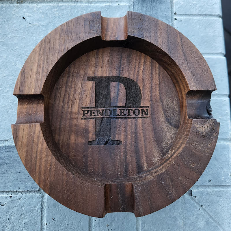 Zigarrenaschenbecher aus Walnussholz mit individuellem Monogramm - Stil Nr. 2 - image 4