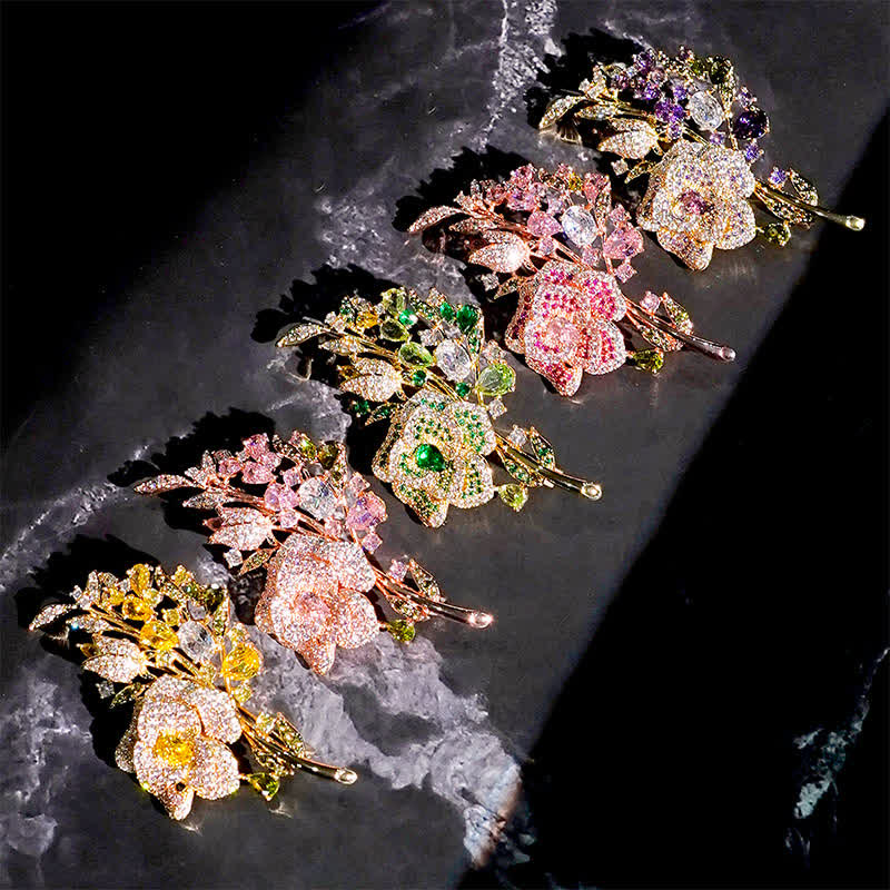 Damen Rosenblumenstrauß-Zirkonbrosche