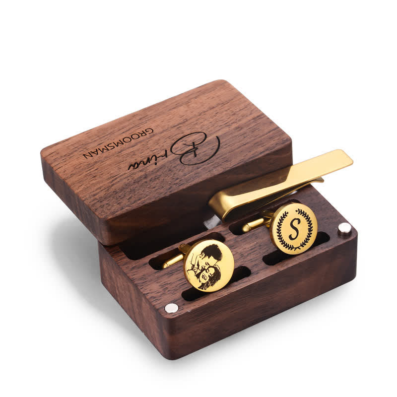 1 Paar Manschettenknöpfe und Krawattenklammer aus Metall mit individuellem Namen - Gold - image 2
