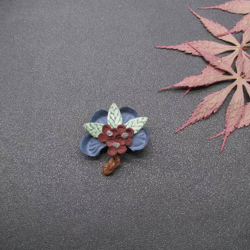Rote Gänseblümchen-Hochzeitsbrosche mit originellem Blumenmuster