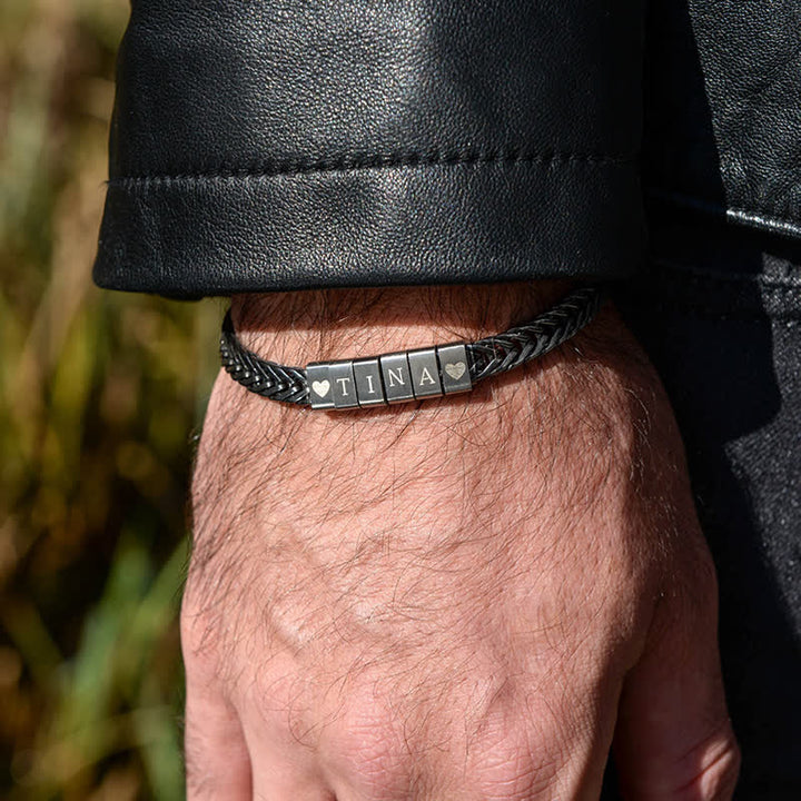 Personalisiertes Perlenarmband mit Nachnamen „Daddy“ aus Edelstahl