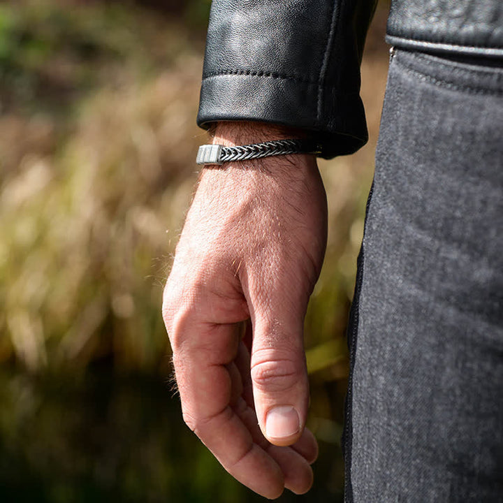 Personalisiertes Perlenarmband mit Nachnamen „Daddy“ aus Edelstahl