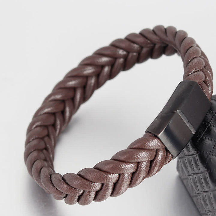 Geflochtenes Lederarmband mit individuellem Namen und Magnetverschluss