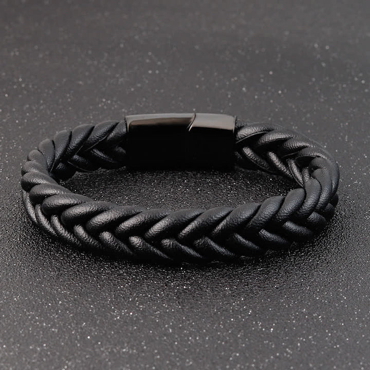 Geflochtenes Lederarmband mit individuellem Namen und Magnetverschluss