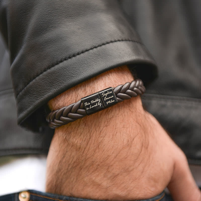 Geflochtenes Lederarmband mit individuellem Namen und Magnetverschluss