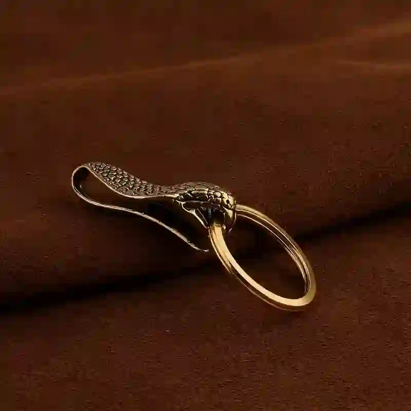 Gürtelclip-Schlüsselanhänger mit Schlangenkopf-Statue aus massivem Messing