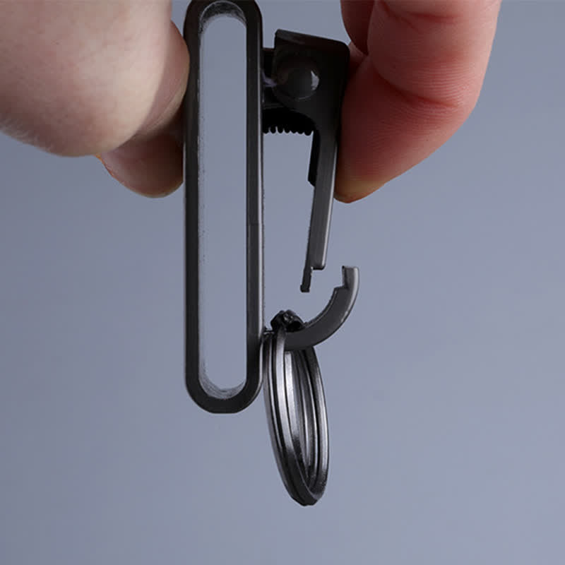 Robuster Schlüsselanhänger mit Doppelringen und Gürtelschlaufe aus Metall