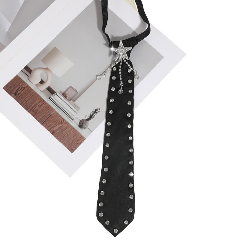 Schwarze, mit Strass besetzte, kreative Krawatte zum Vorbinden