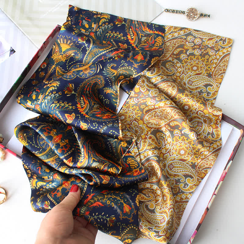 Dünner, langer Seidenschal mit Paisley-Muster für Herren in Marineblau und Gold