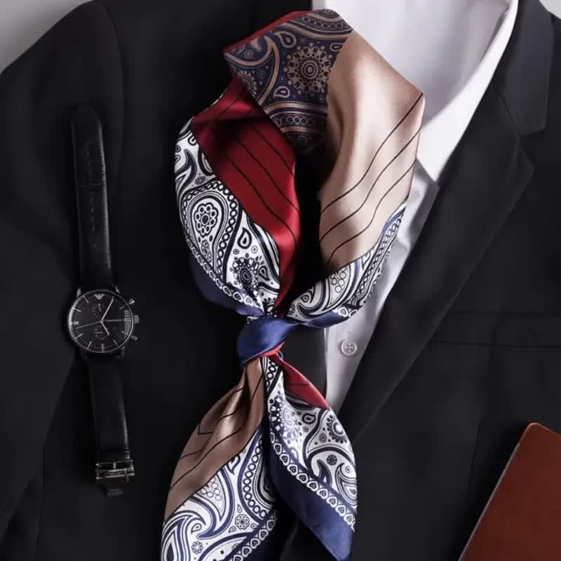 Eleganter, farblich passender, quadratischer Paisley-Schal aus Kunstseide für Herren