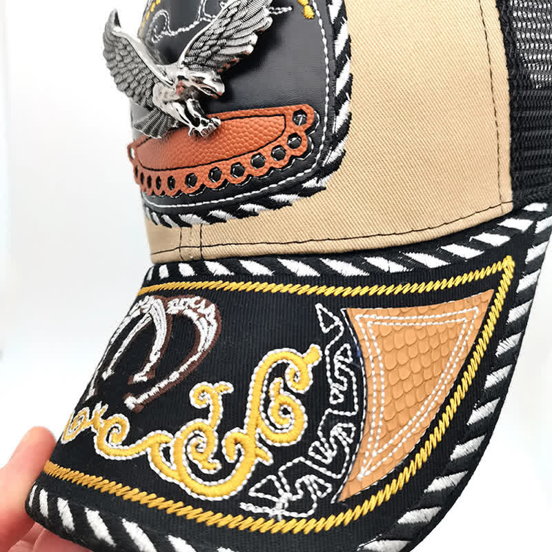 Beigefarbene Trucker-Mütze mit 3D-Metalldekor und Stickerei im mexikanischen Ethno-Stil (Vorverkauf) - image 2