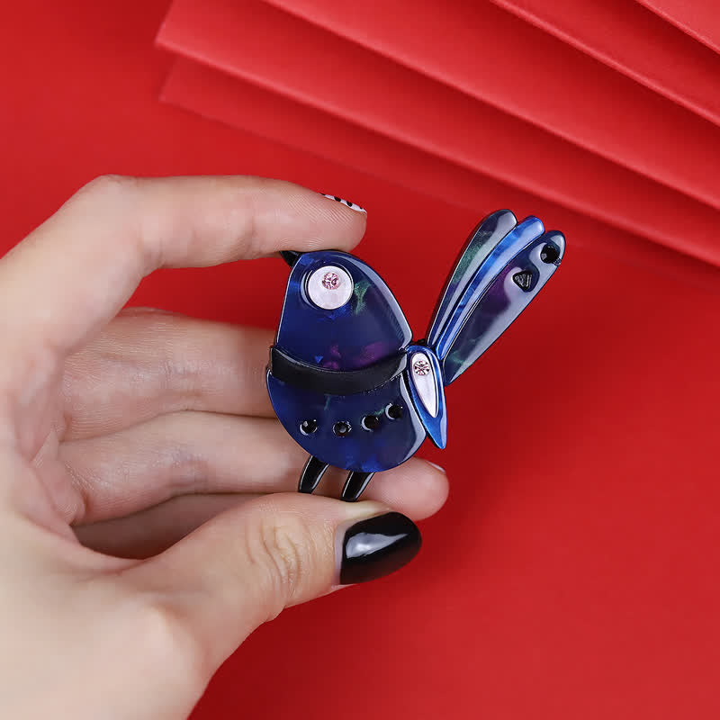 Marineblaue, handgefertigte Acryl-Brosche mit kleinem Cartoon-Vogel - image 4