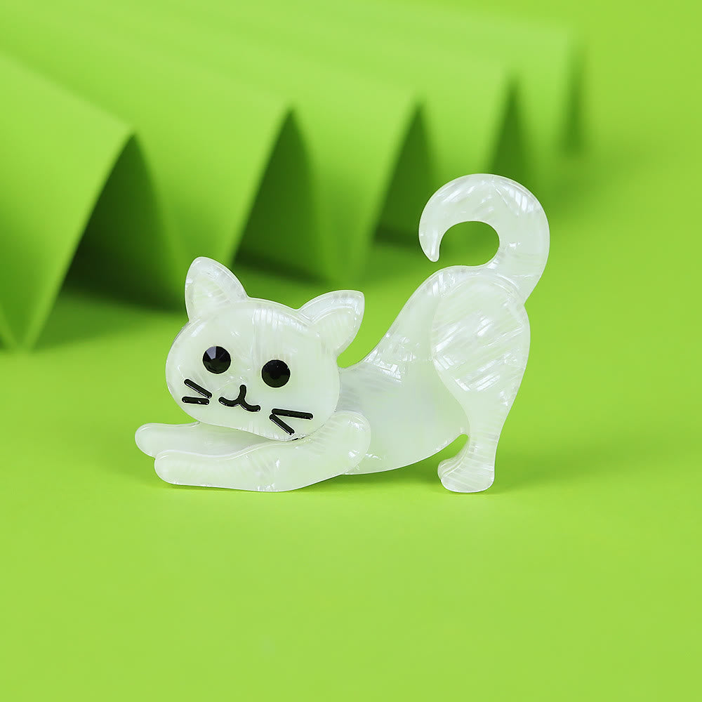 Charmantes Accessoire, handgefertigte Acryl-Brosche mit weißer Katze - Weiß - image 1