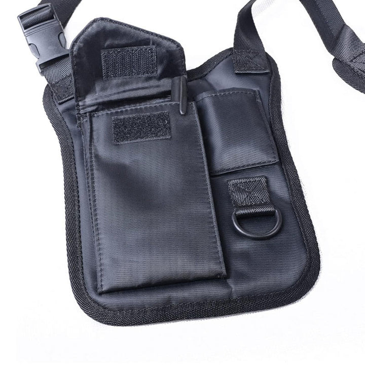 Eng anliegende, diebstahlsichere Achseltasche für den Außenbereich - image 4
