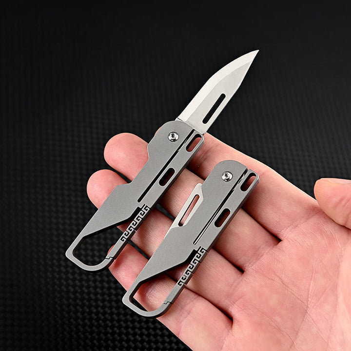 Multifunktionales EDC-Werkzeug aus Titanlegierung mit Schlüsselanhänger und Klappmesser - image 5