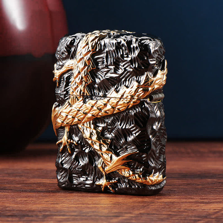 Nachfüllbares Kerosinfeuerzeug Tonardo mit Drachenmotiv in Gold und Schwarz - image 5
