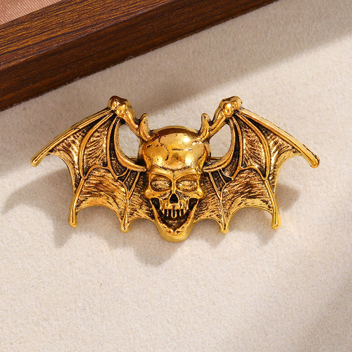 Kreatives Halloween-Broschen-Accessoire mit Fledermaus und Totenkopf - Golden - image 3