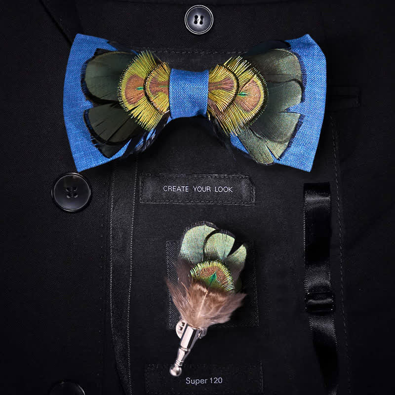 Dunkelgrüne & blaue Fliege aus Flachs mit Pfauenfedern - Dunkelgrün & Blau - image 0