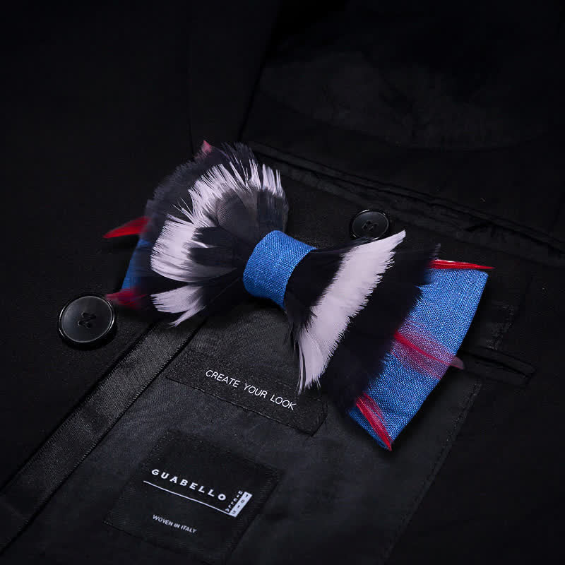 Schwarz-weiße Deluxe-Fliege mit blauen Flachsfedern - image 2