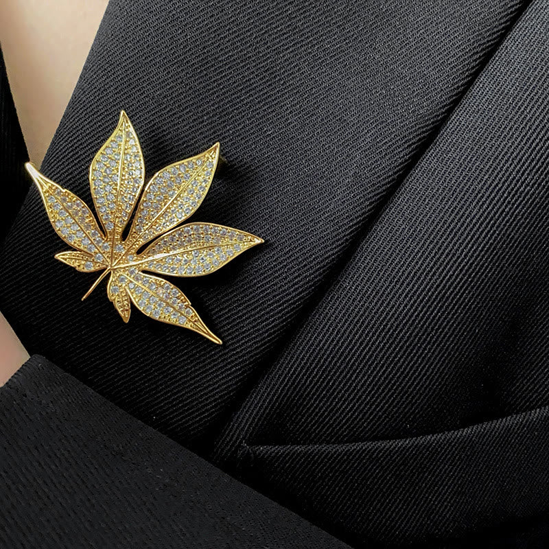 Goldene Mode Zirkon Maple Leaf Metall Brosche - image 1