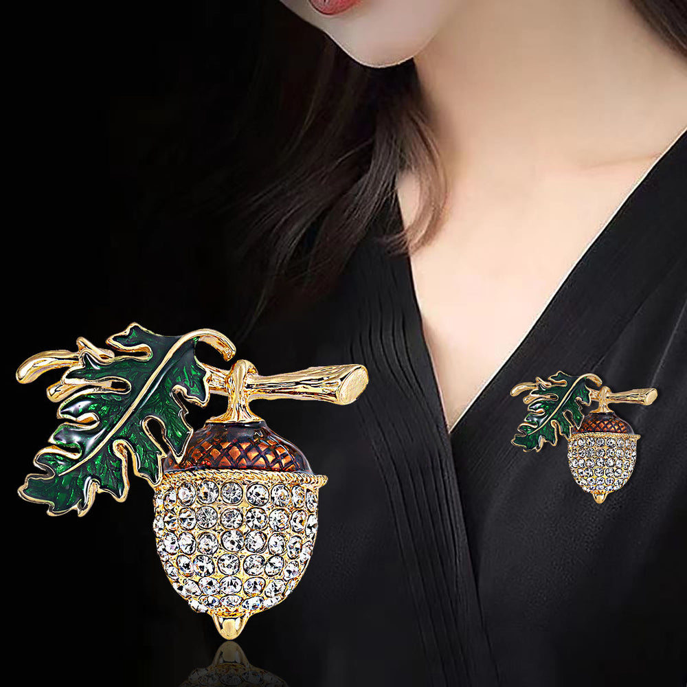 Exquisite Herbst-Brosche aus Tannenzapfen-Diamantlegierung - image 1