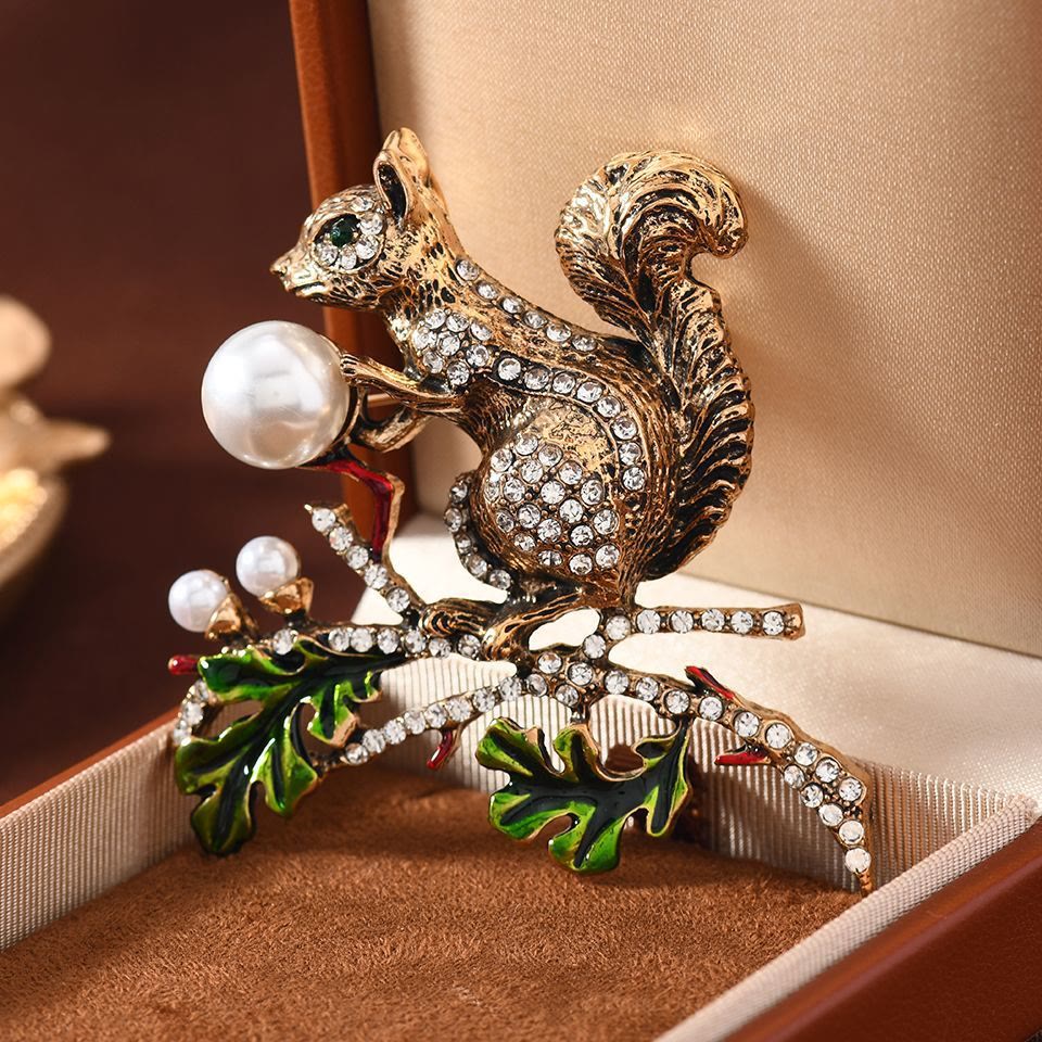 Süße Eichhörnchen-Brosche mit Imitationsperle und Diamant-Intarsien - Eichhörnchen - image 0