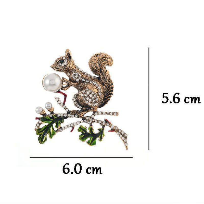 Süße Eichhörnchen-Brosche mit Imitationsperle und Diamant-Intarsien - image 4