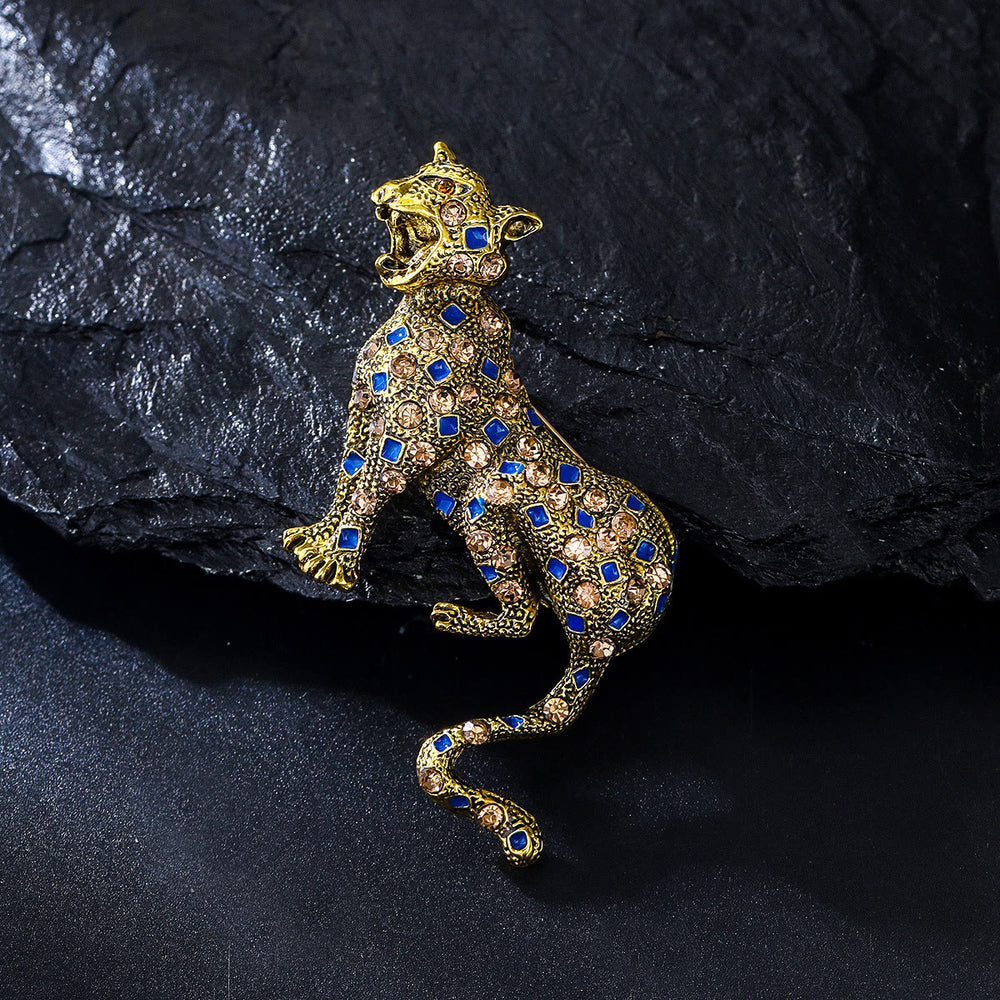 Goldene, diamantbesetzte, blaue, quadratische Leopardenbrosche - image 1
