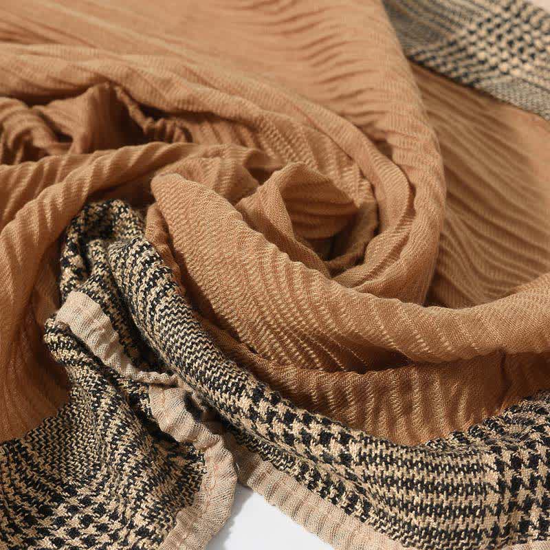 Weicher Schal mit Hahnentritt-Patchworkmuster und Falten - image 10