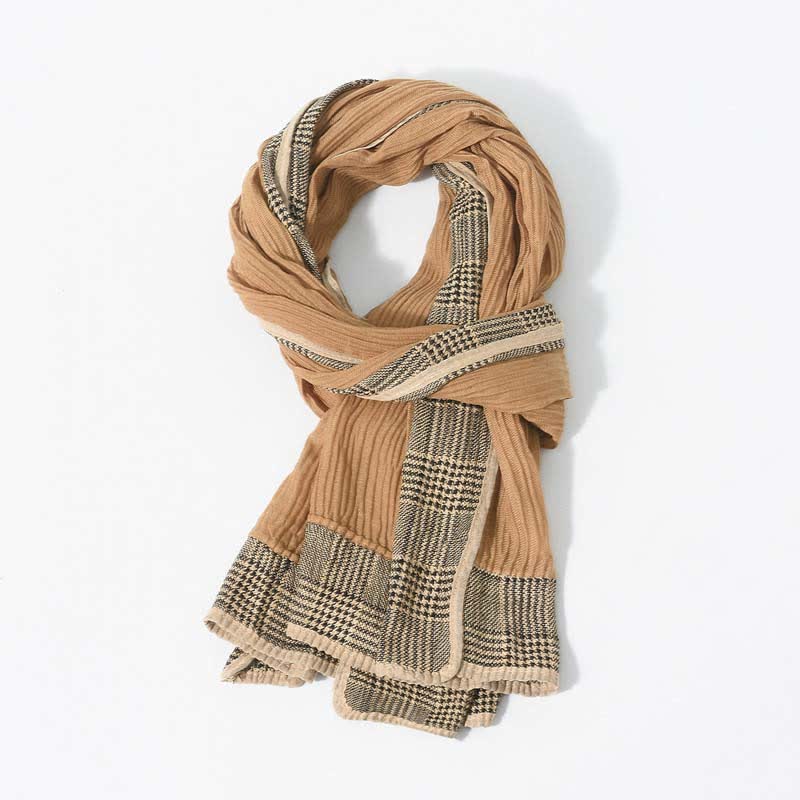 Weicher Schal mit Hahnentritt-Patchworkmuster und Falten - image 9