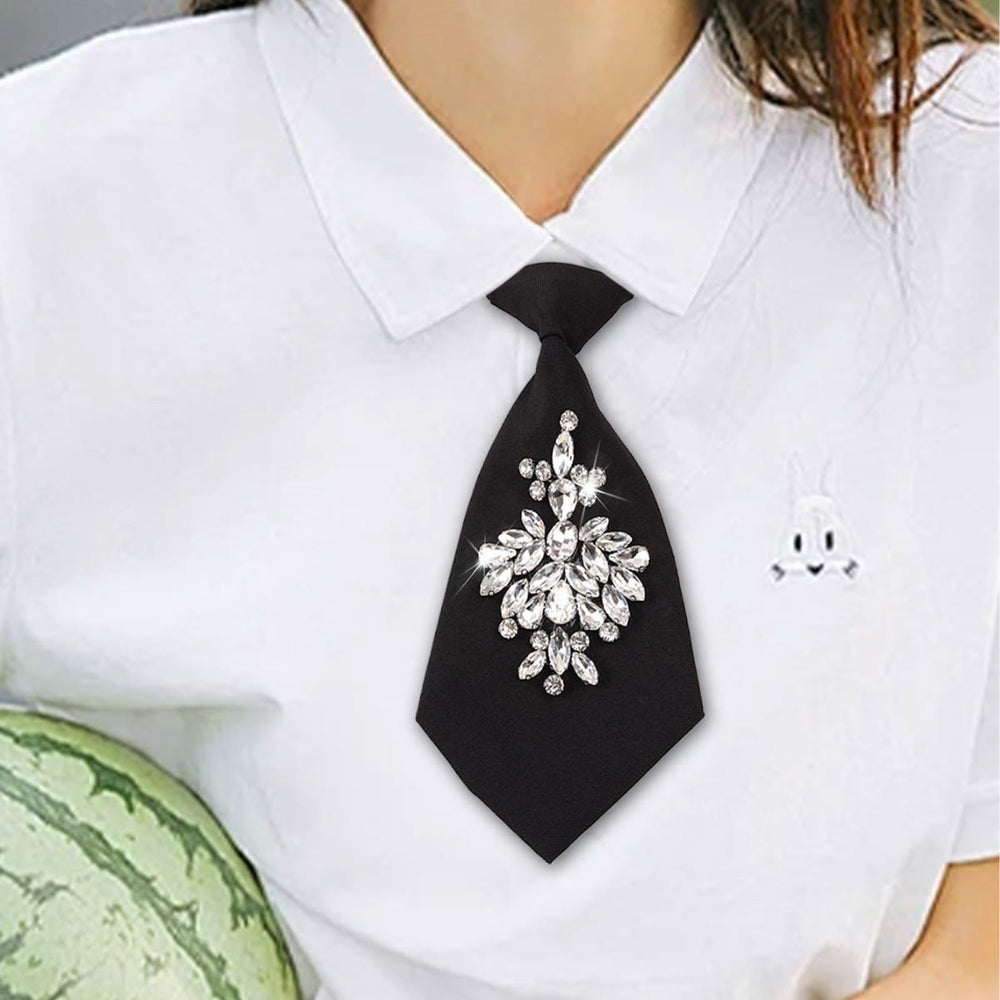 Verstellbare schwarze, vorgebundene kurze Damenkrawatte mit Strass - image 1