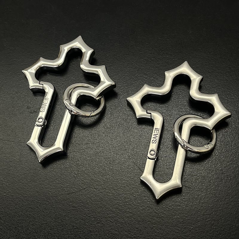 Schlüsselanhänger aus Kreuzlegierung mit ausgehöhltem Design und Ring - image 1
